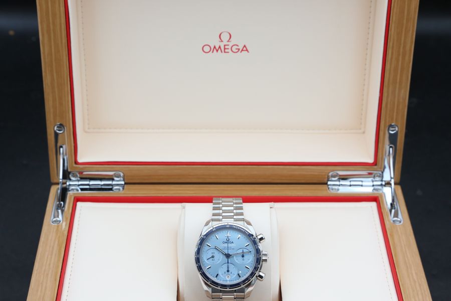 Omega Speedmaster 38 324.30.38.50.03.001